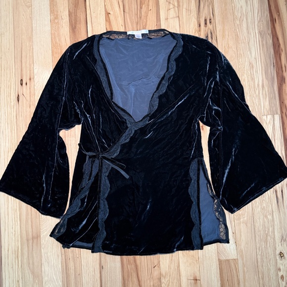 Victoria’s Secret Very Sexy Silk-Blend Velvet Lace Short Kimono Robe Wrap Top